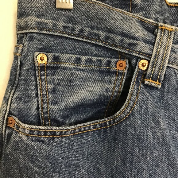 Levi's Men's 501 Light Wash Button Fly Boot Cut Jeans  Size 31 x 32 - Picture 4 of 12